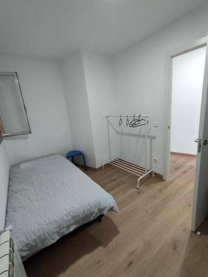 And Well-connected Flat In Apartamento