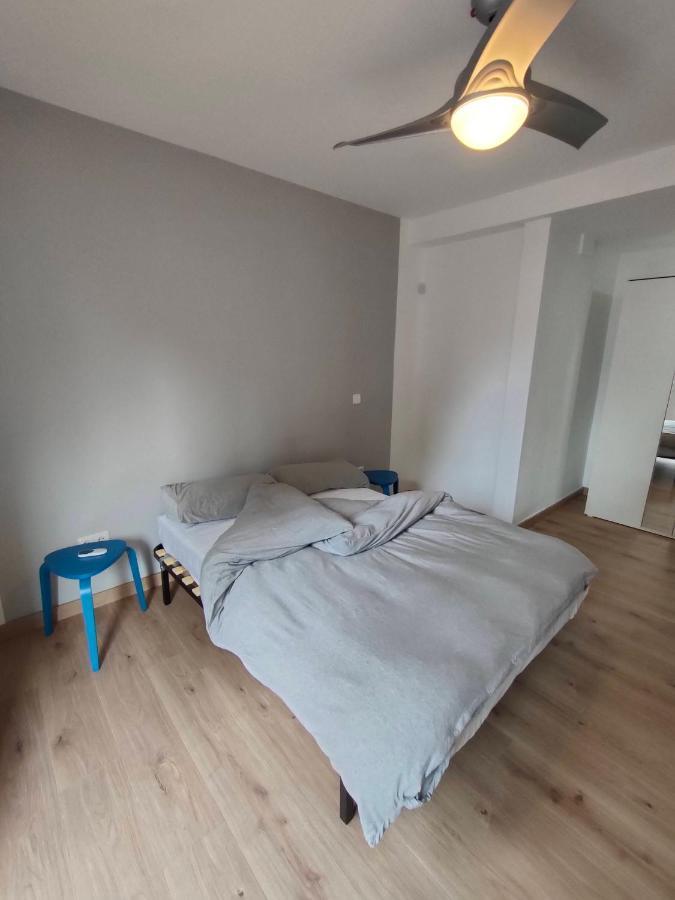 And Well-connected Flat In Apartamento Madri