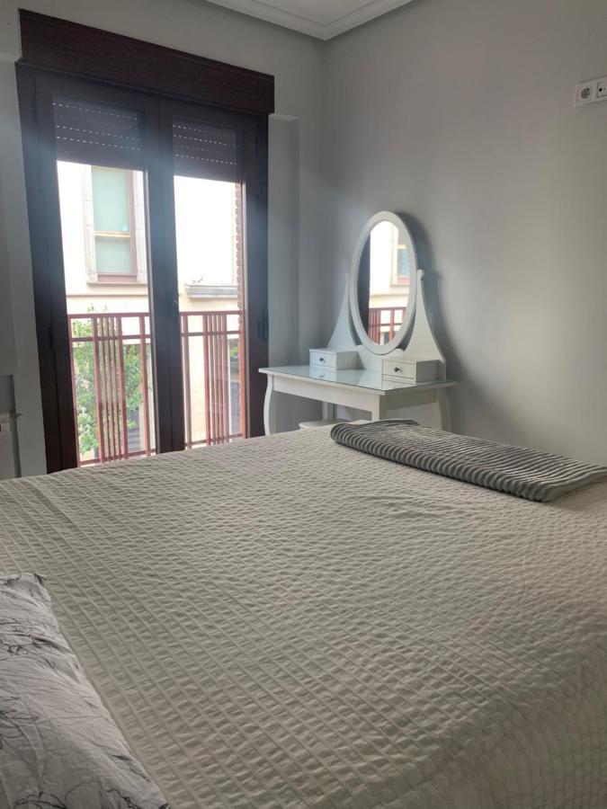 Apartment Deluxe, 4 Habitaciones, Parking Madrid