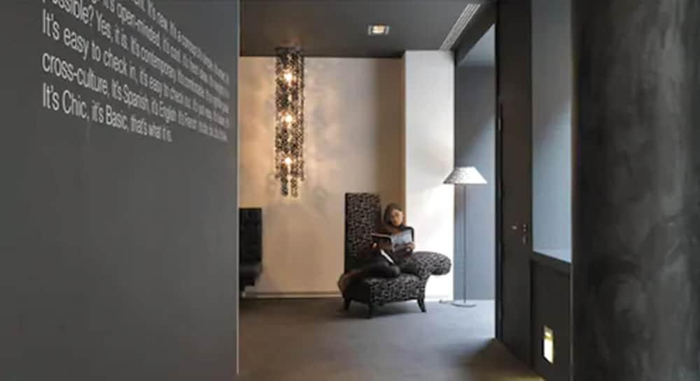 Mayerling Hotel *