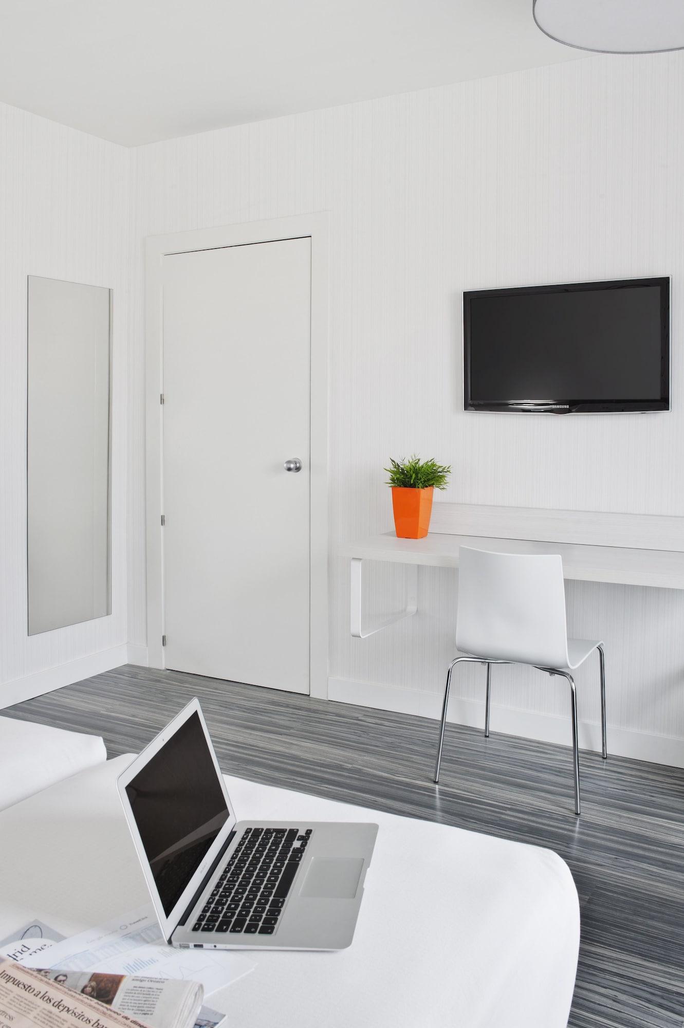Ibis Styles Prado Hotel 3*
