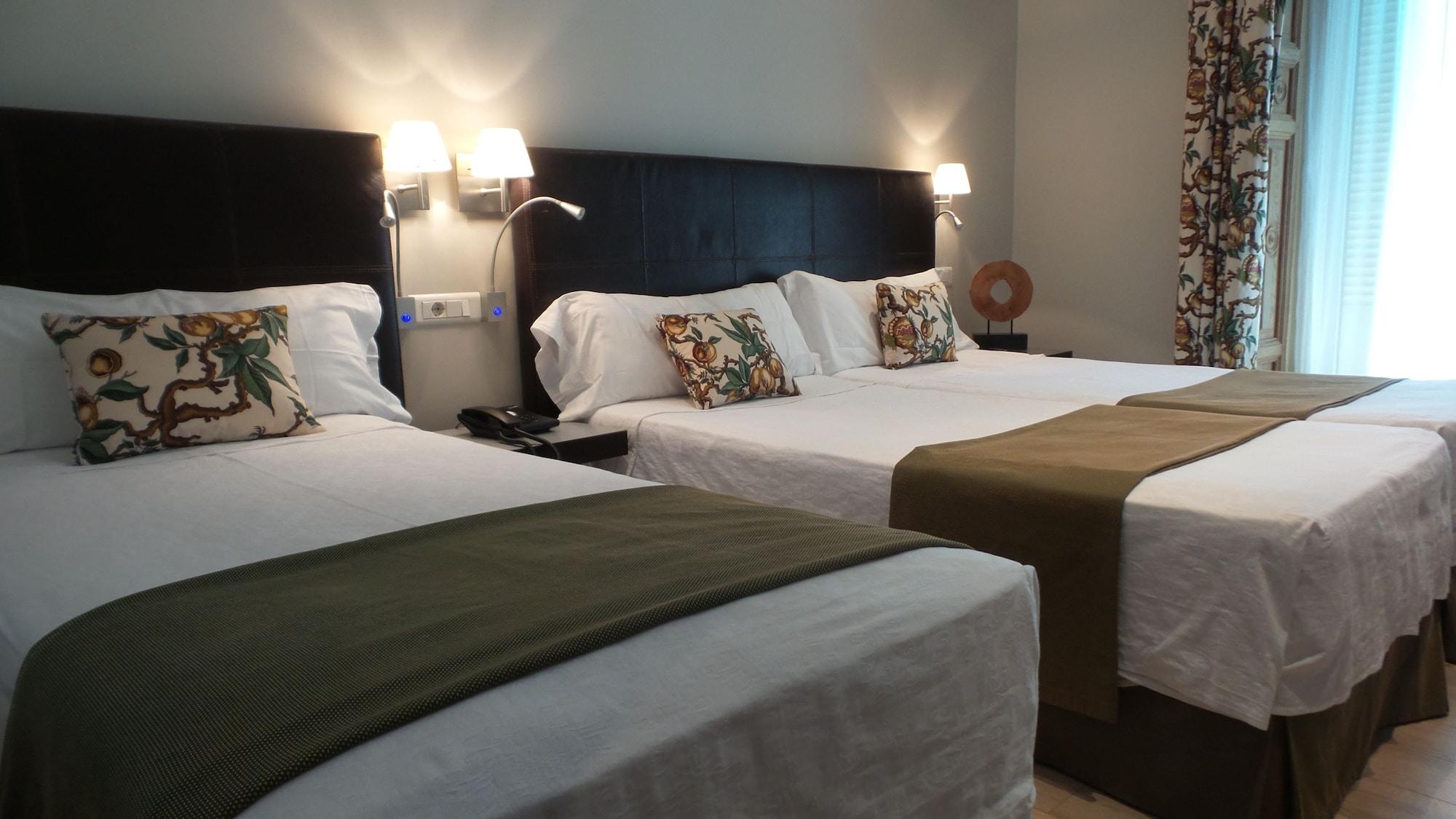 Hotel Moderno Puerta Del Sol 3*
