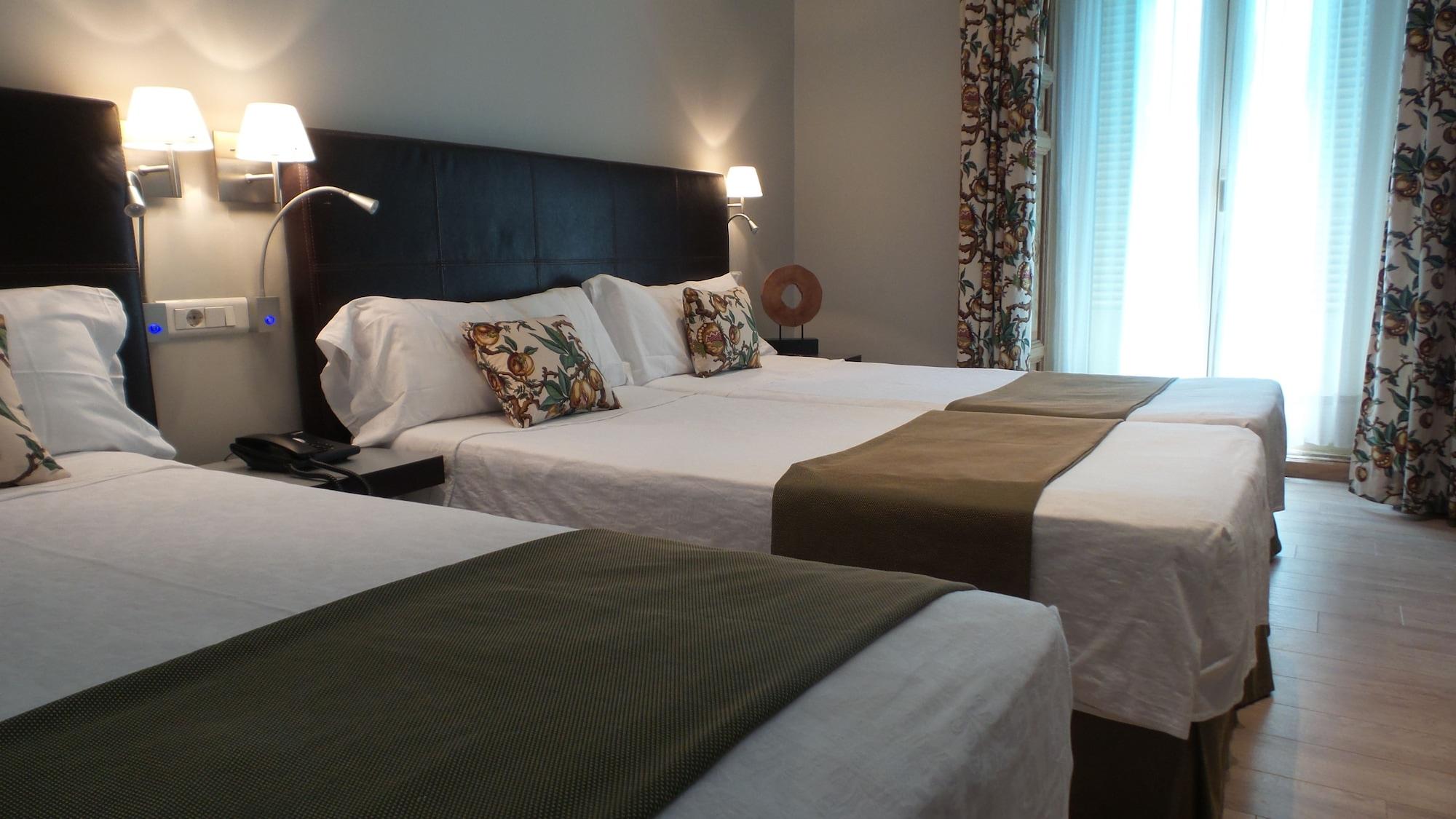 Hotel Moderno Puerta Del Sol 3*