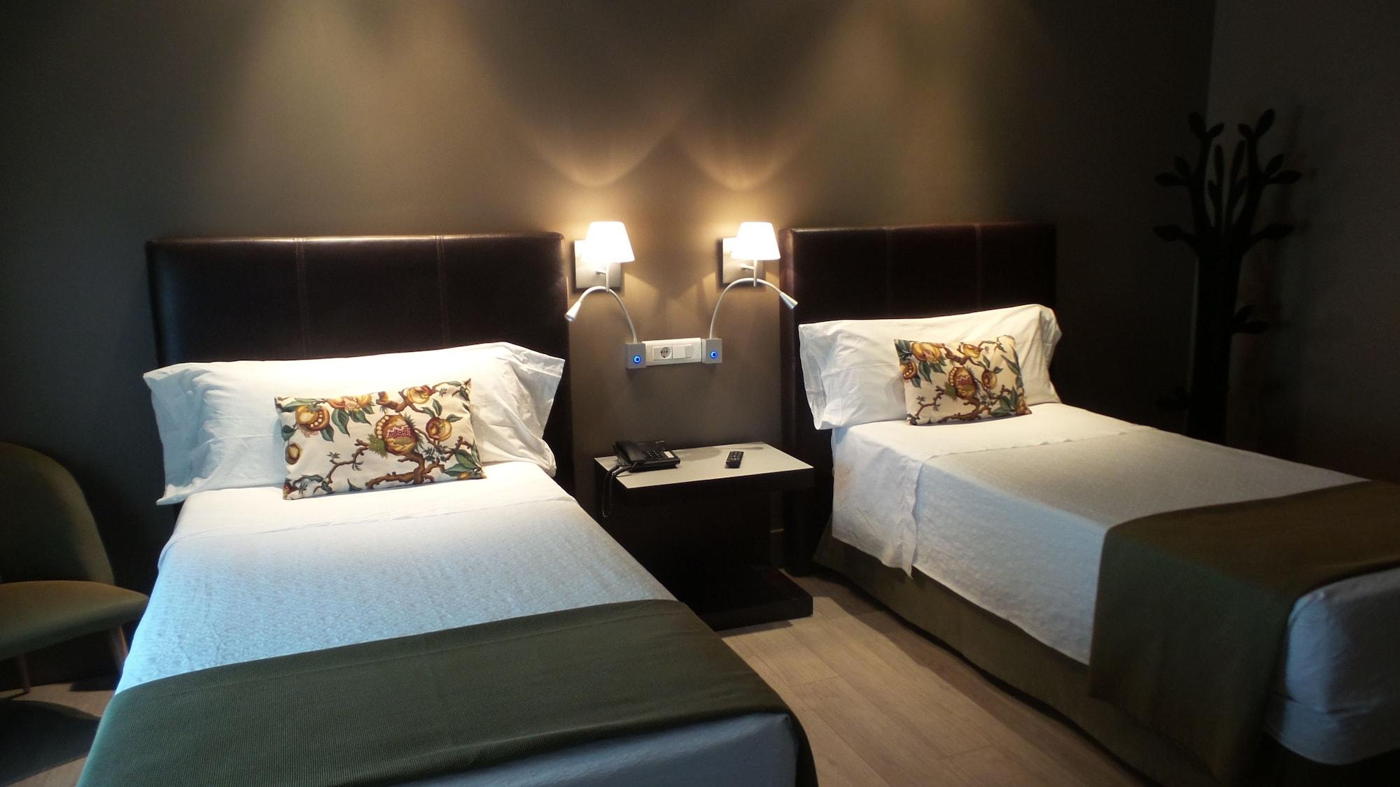 Moderno Puerta Del Sol Hotel