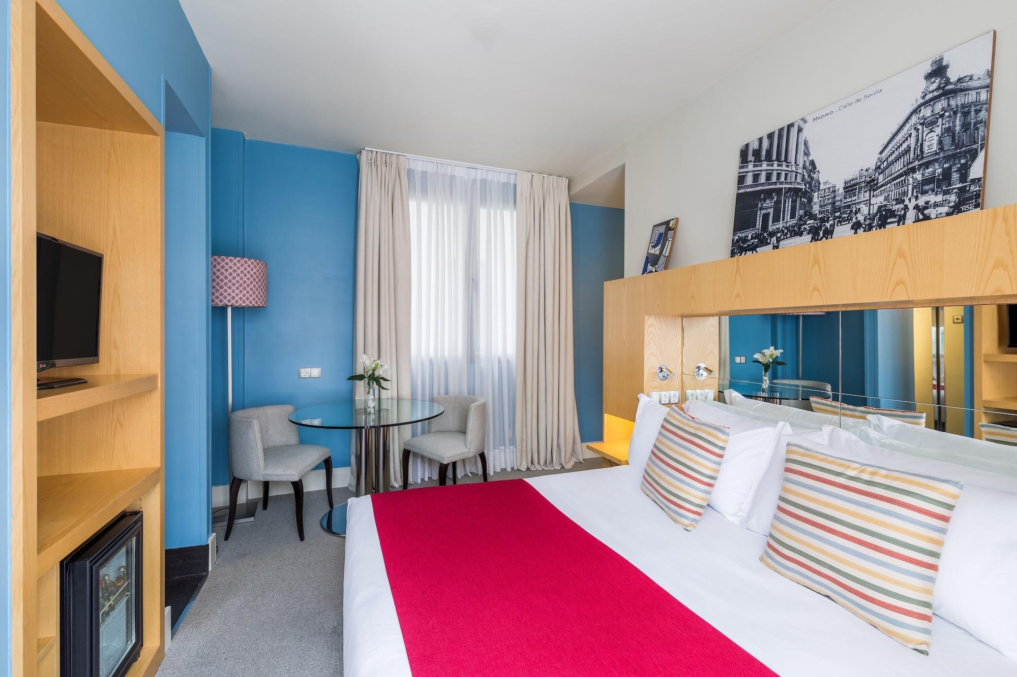 Mate Alicia, Hotel 3*