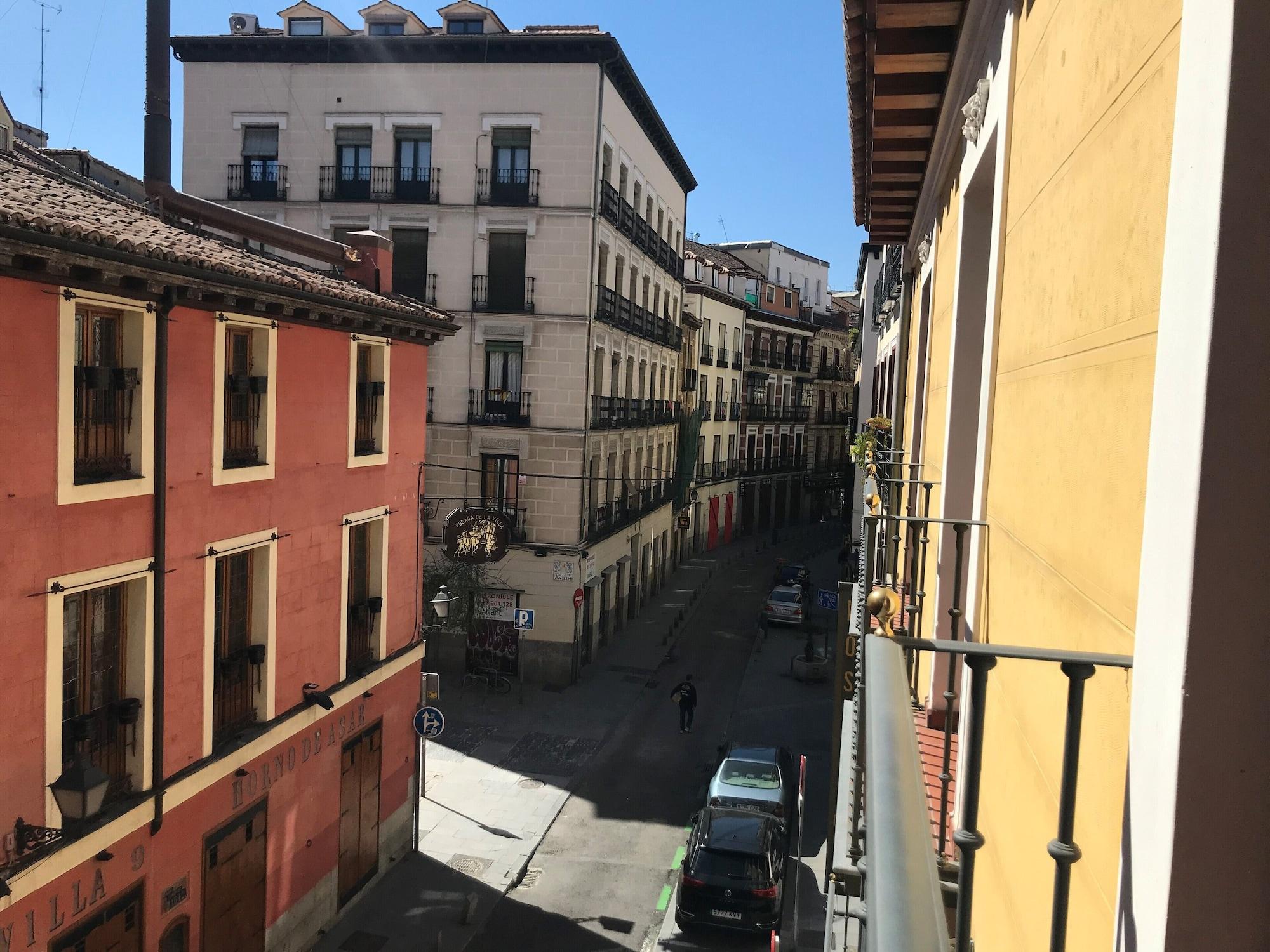 Del Leon De Oro Boutique Hotel 4*