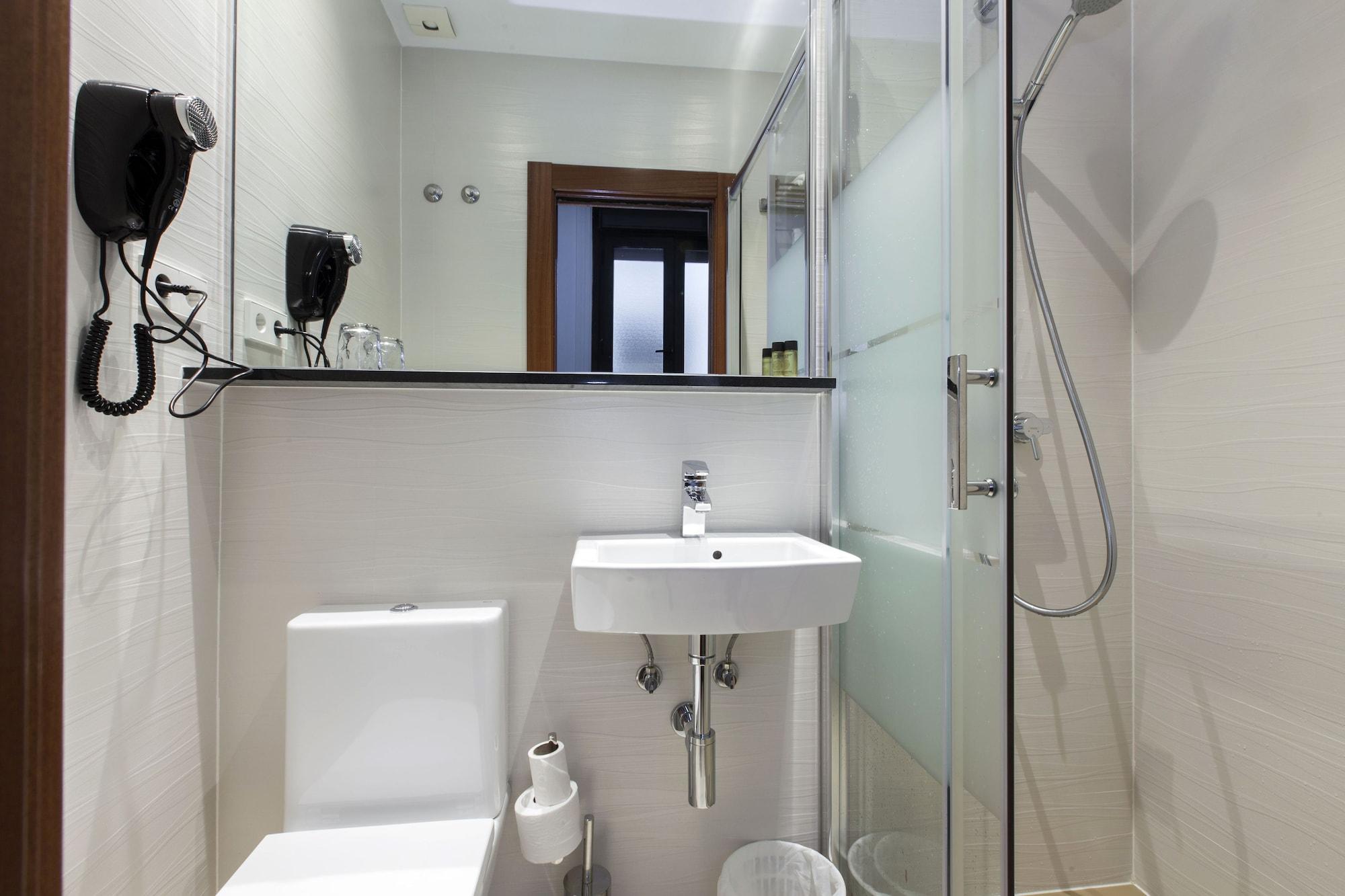 Castilla I Atocha Gasthof 2*