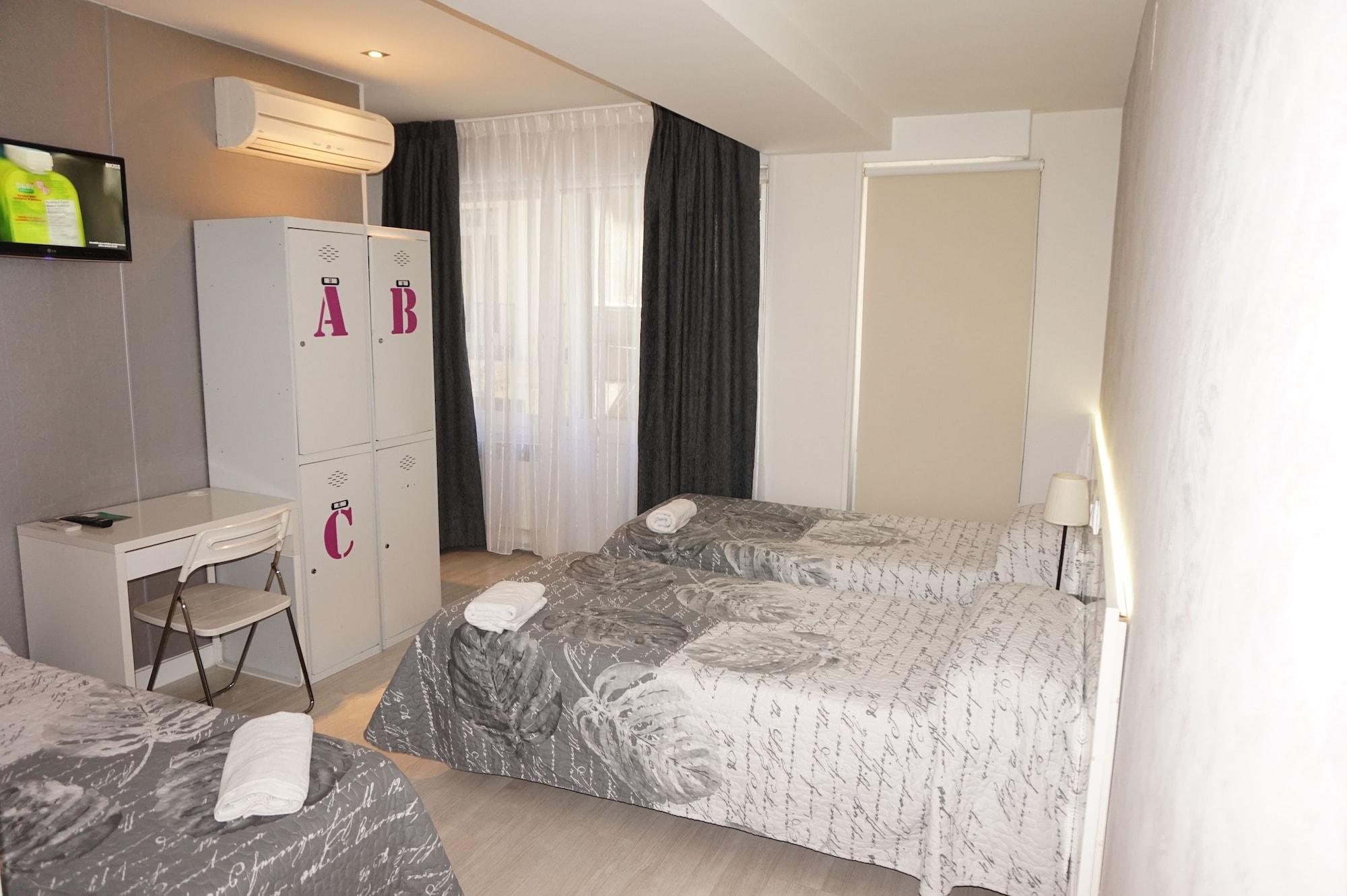 Far Gran Via Albergue *