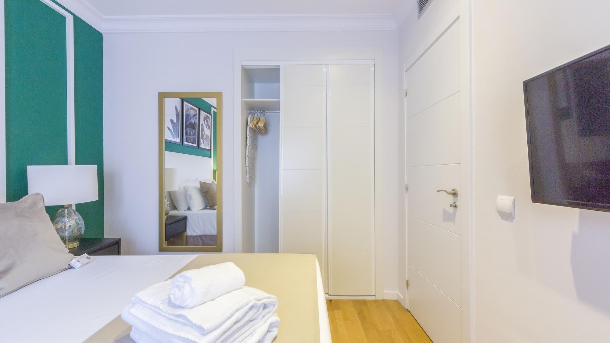 Lh Gran Via Selection Apartment Madrid