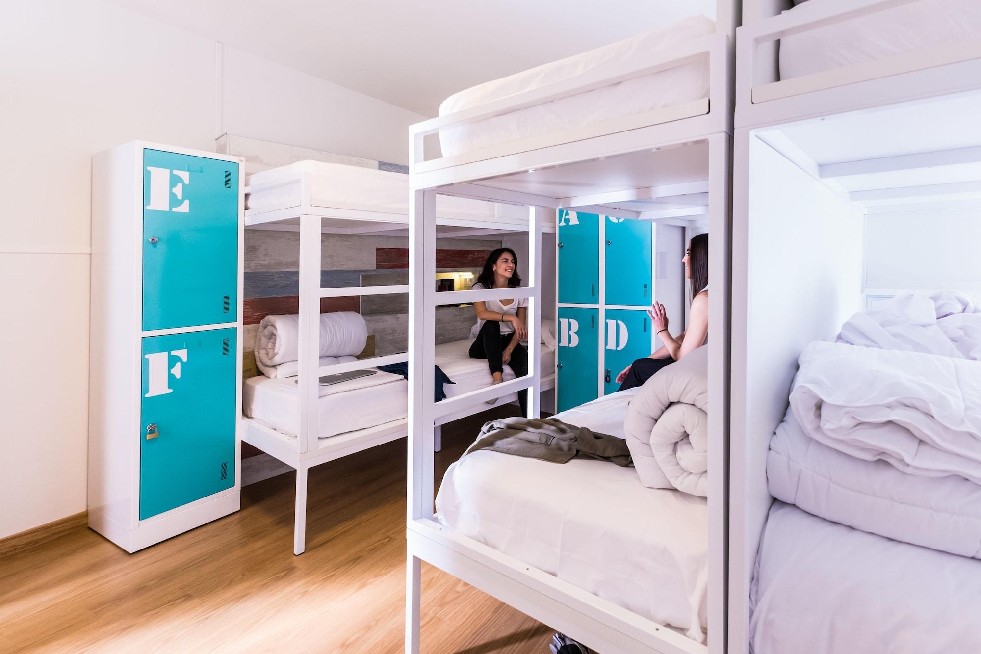 Far Bernabeu Hostel Madrid