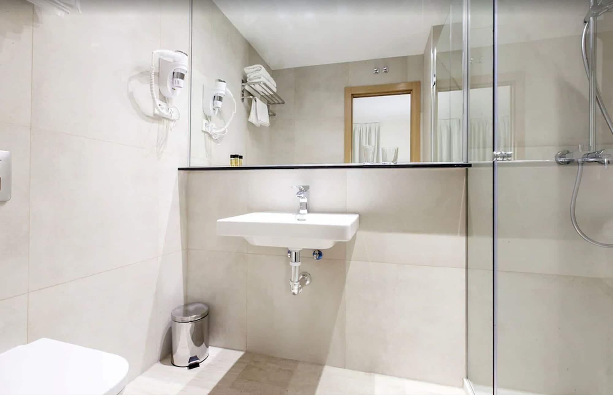Hotel Castilla Ii Puerta Del Sol Madrid