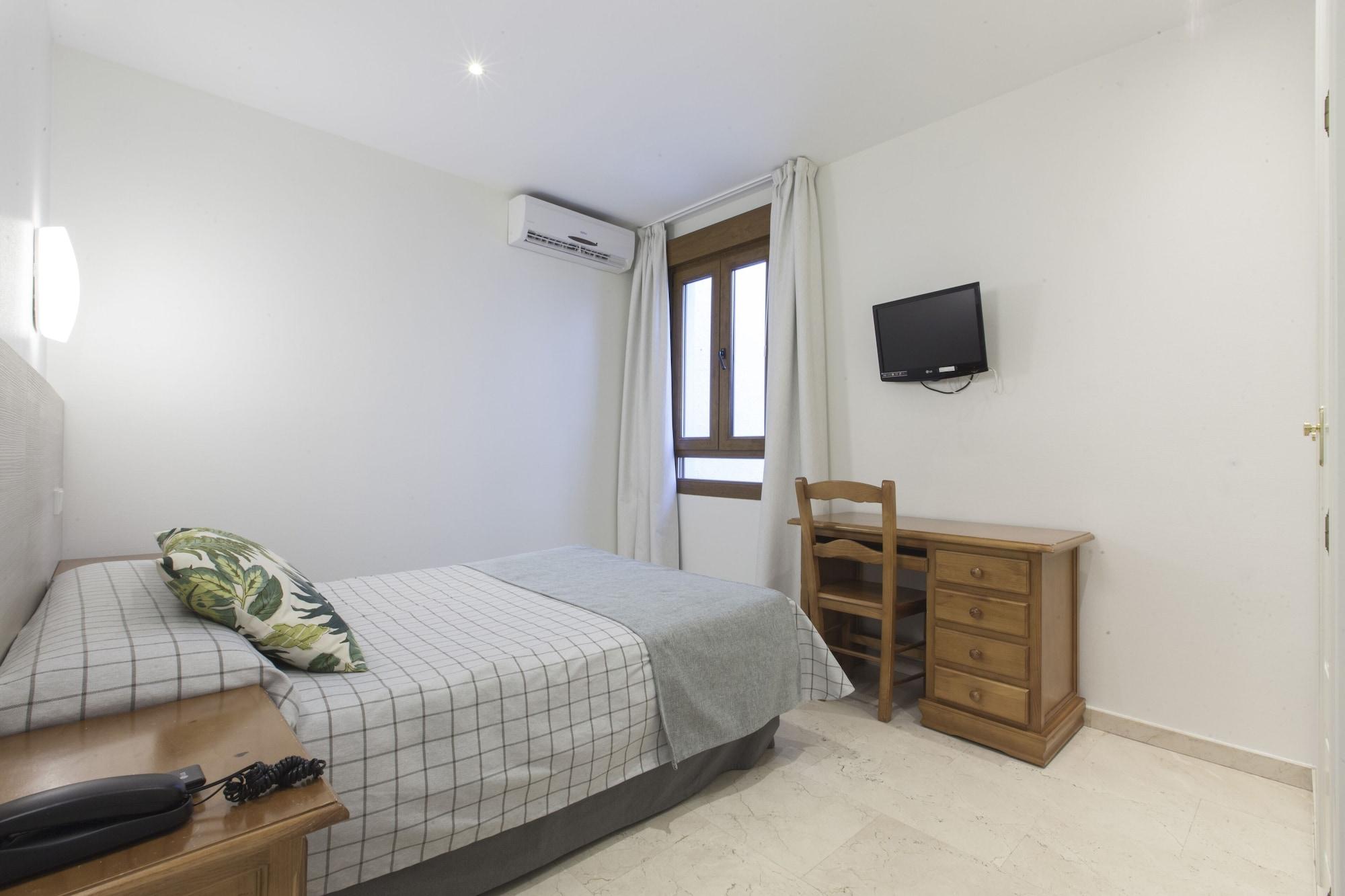 Castilla Ii Puerta Del Sol Hotel