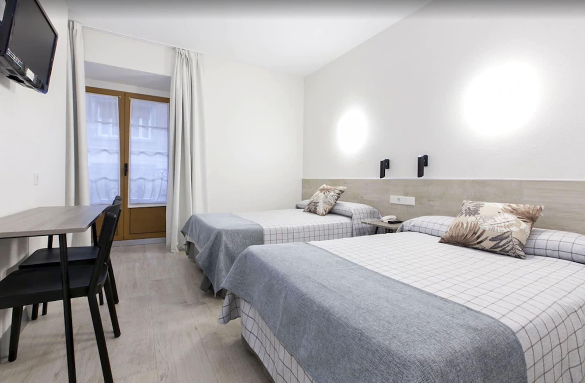 Castilla Ii Puerta Del Sol Hotel