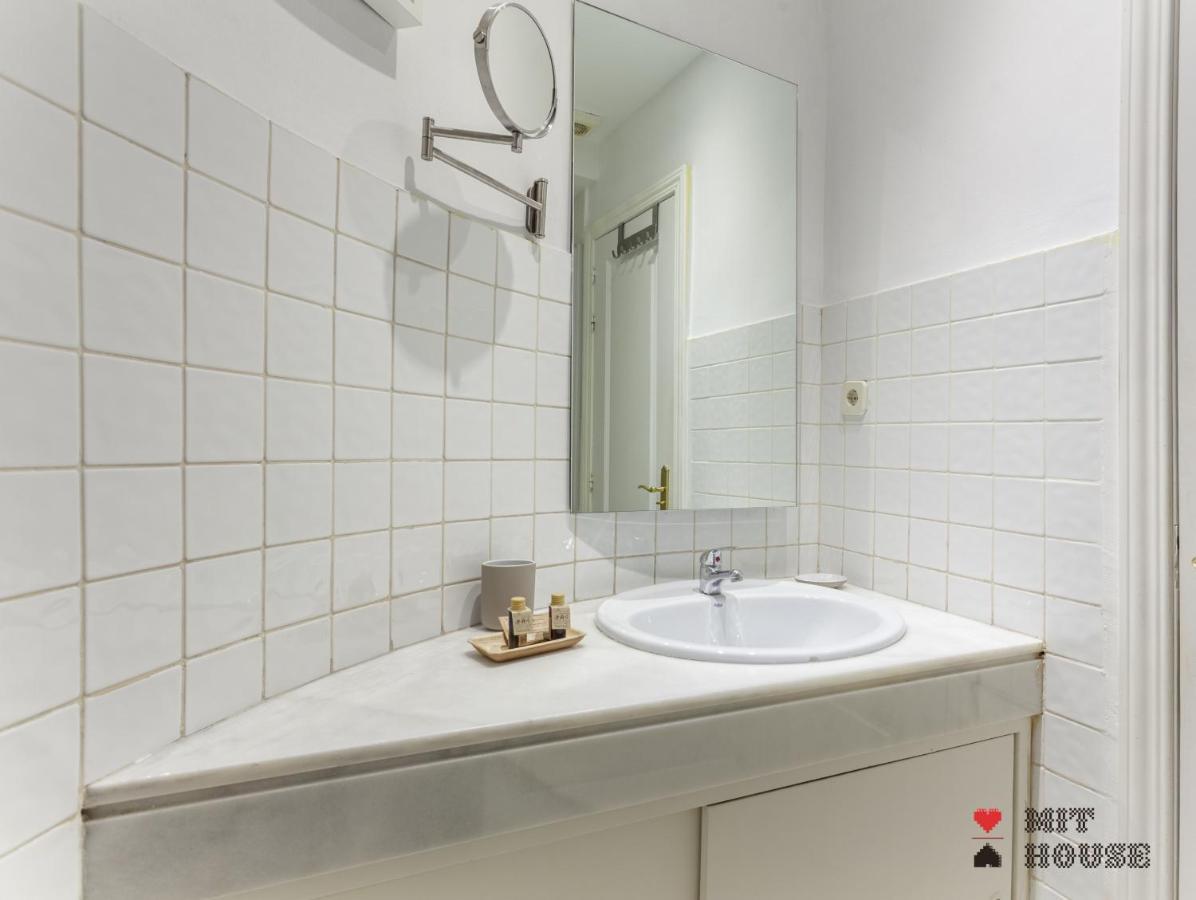 Mit House Menorca En Apartment Madrid