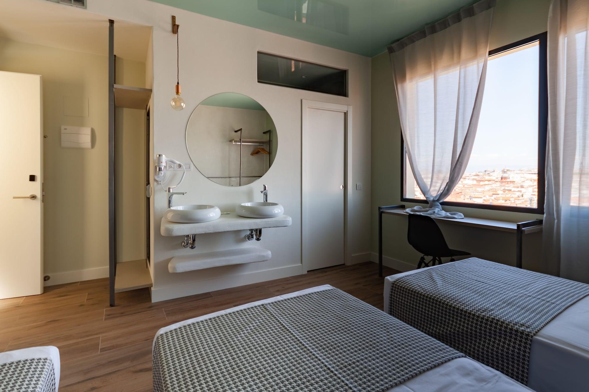 Albergue Charlotte-gran Via Madri