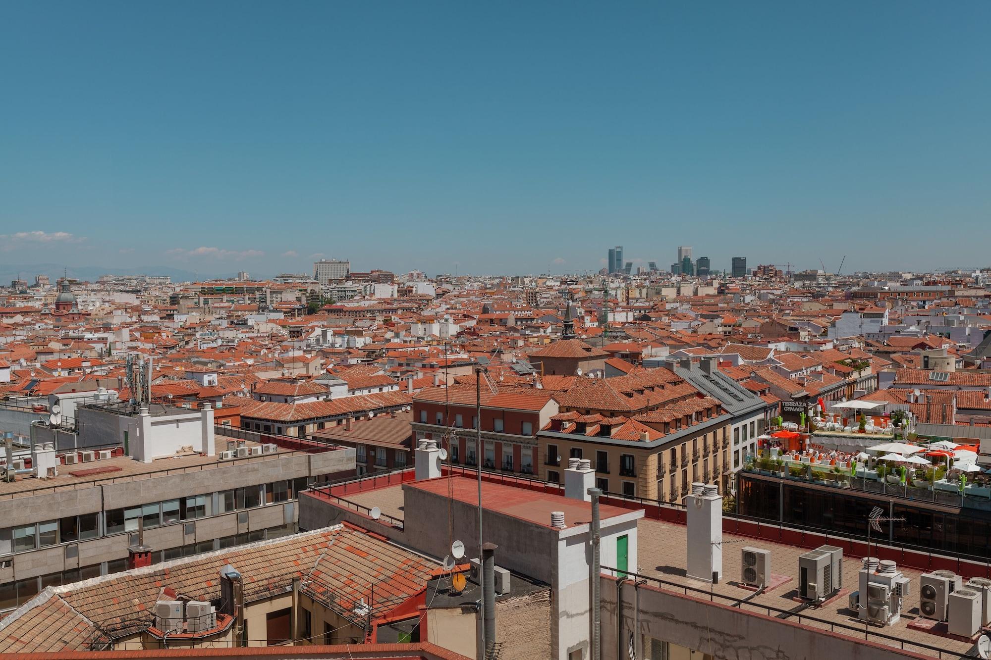 Charlotte-gran Via Albergue Madri