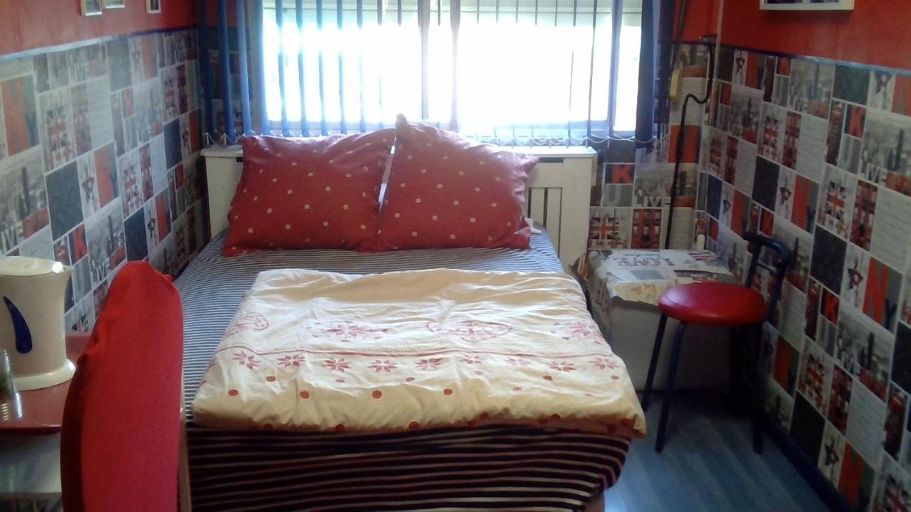 New Wifi, Privada, Bano Compartido Privat bolig Madrid