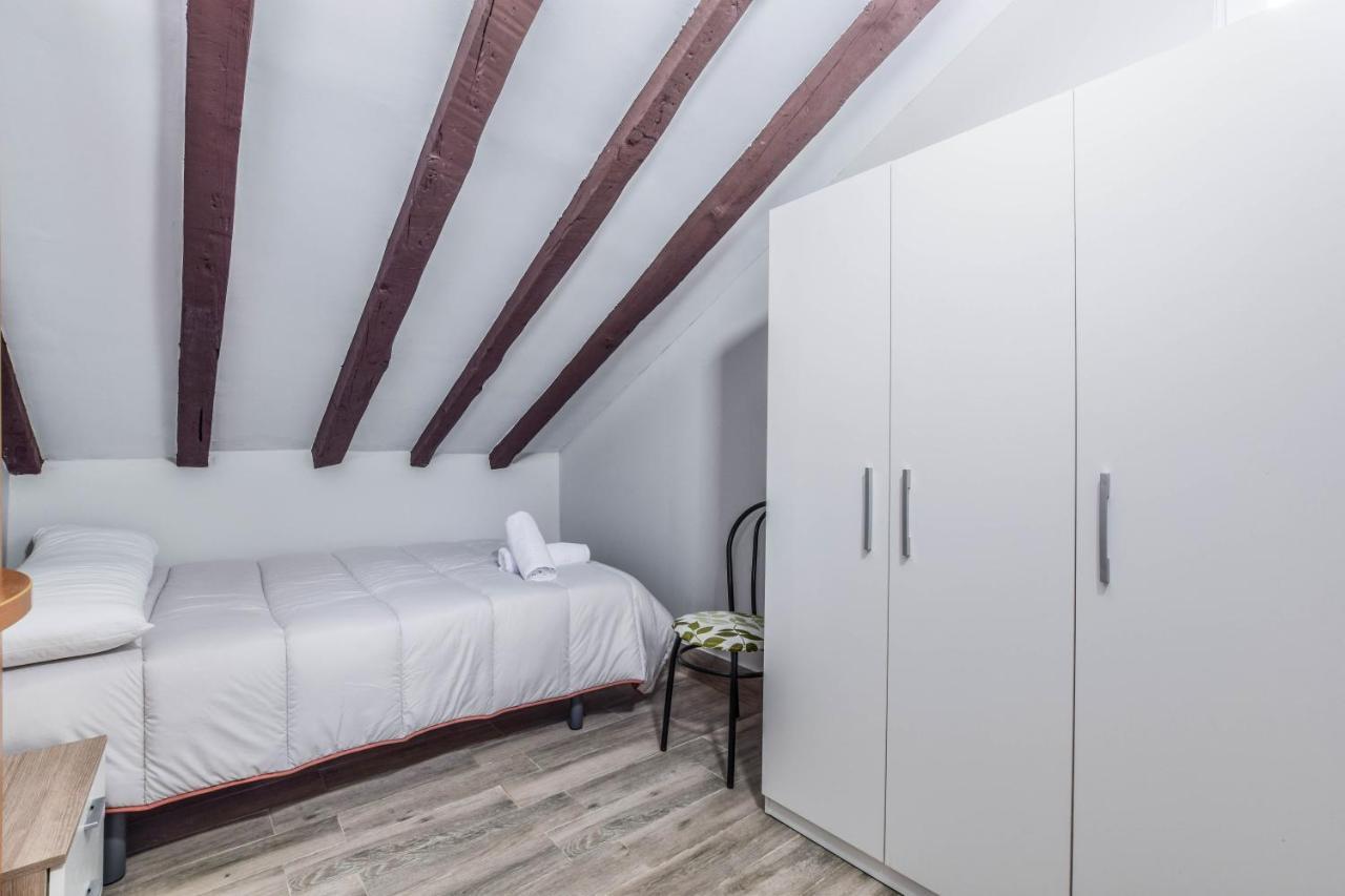 Penthouse Letras