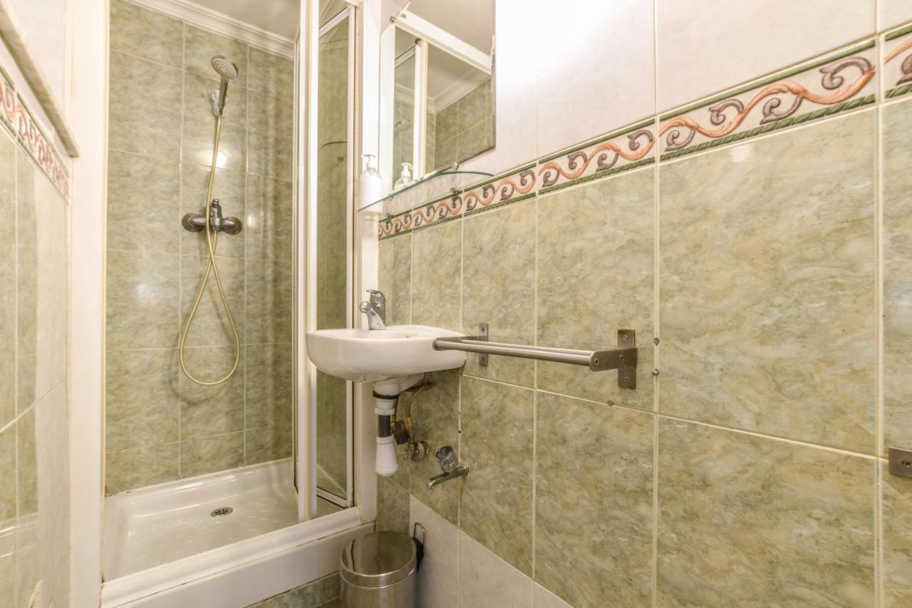 Apartment Apartamento Plaza De Lavpies Madrid
