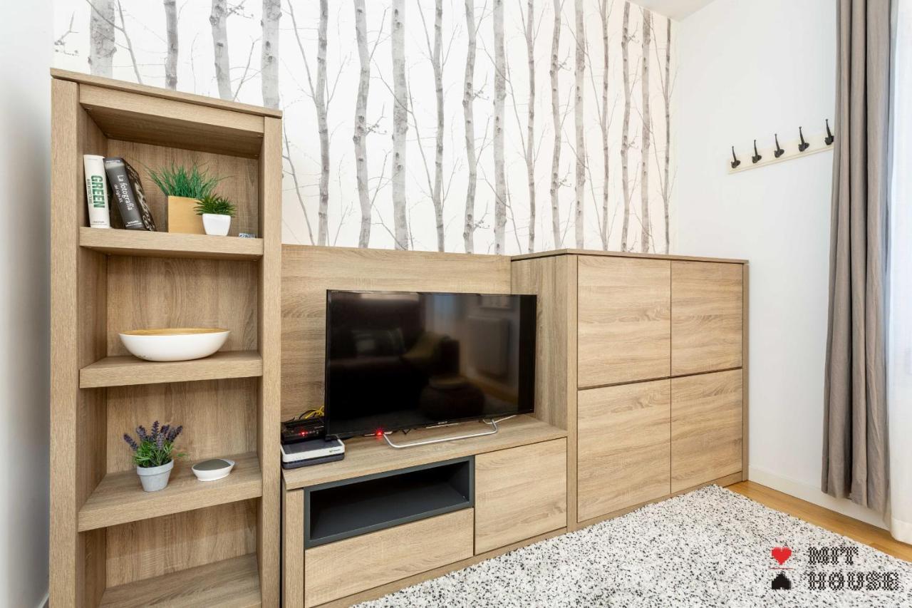Mit House Ayala En