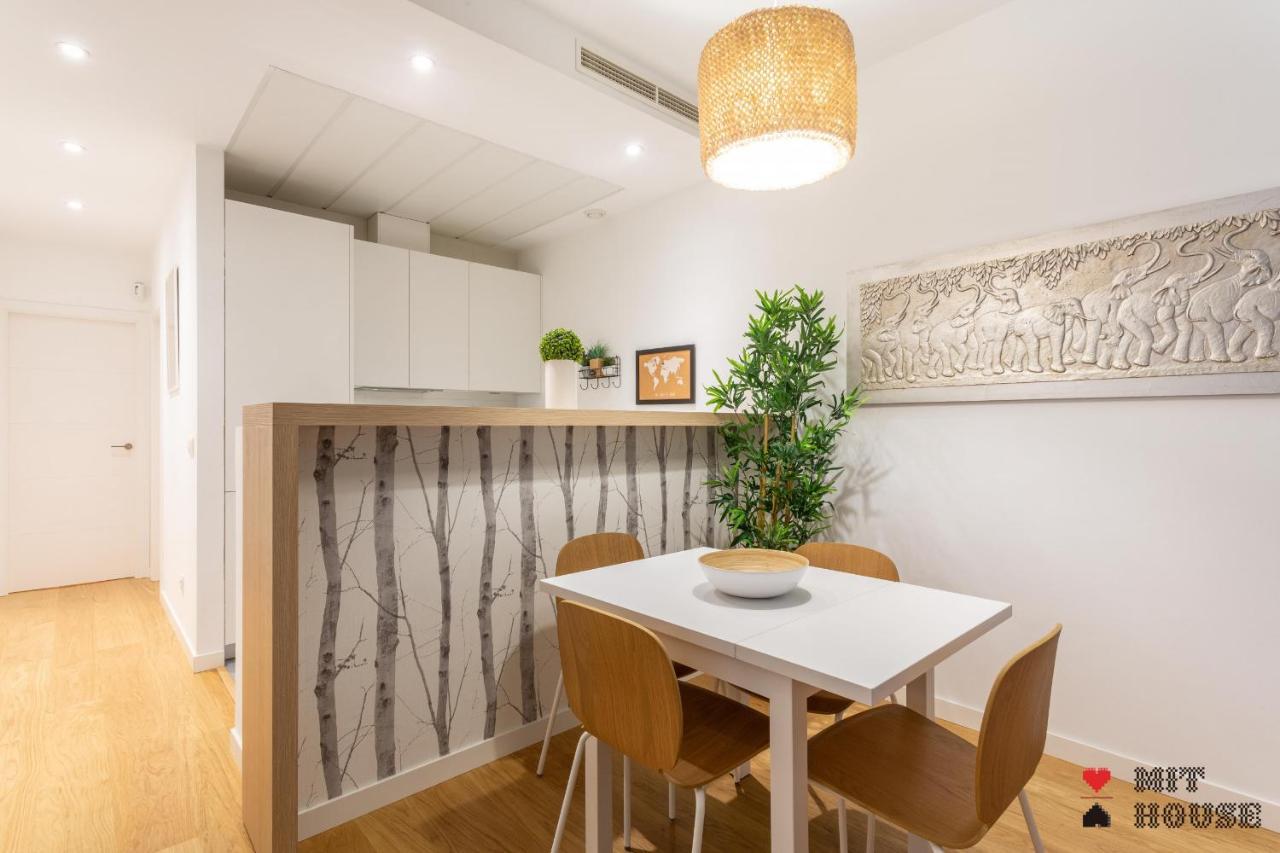 Apartment Mit House Ayala En *