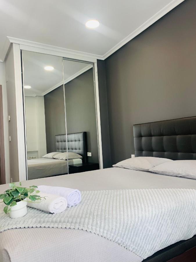 Deluxe, 4 Habitaciones, Parking * Madrid