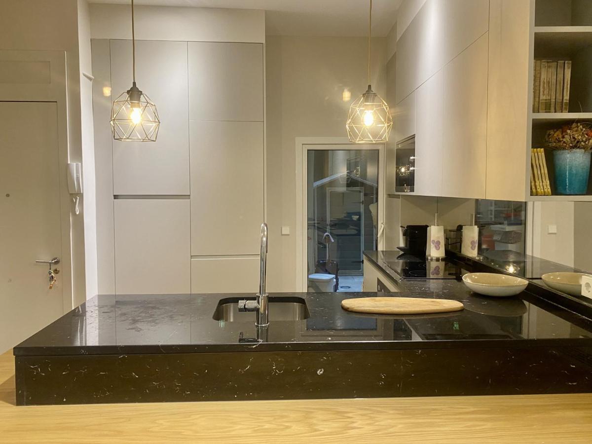 Apartment For Temporal With Beautiful Private Terrace In The Center Of Car19 *