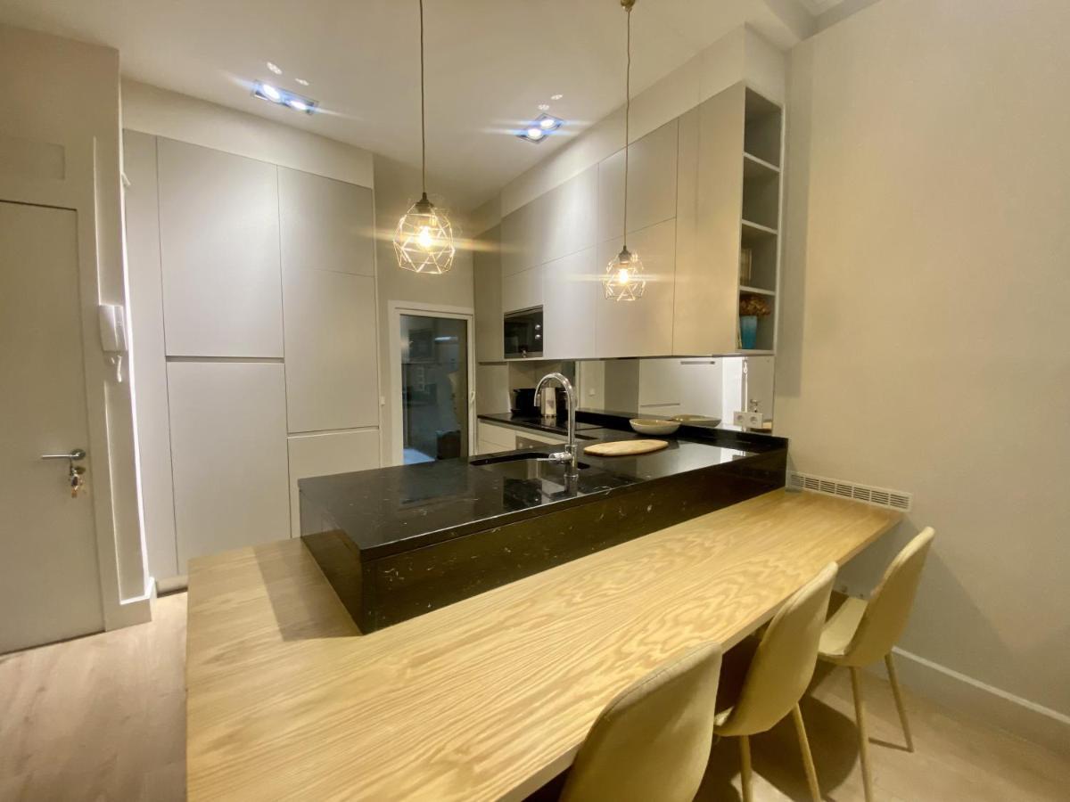 Apartment For Temporal With Beautiful Private Terrace In The Center Of Car19 *