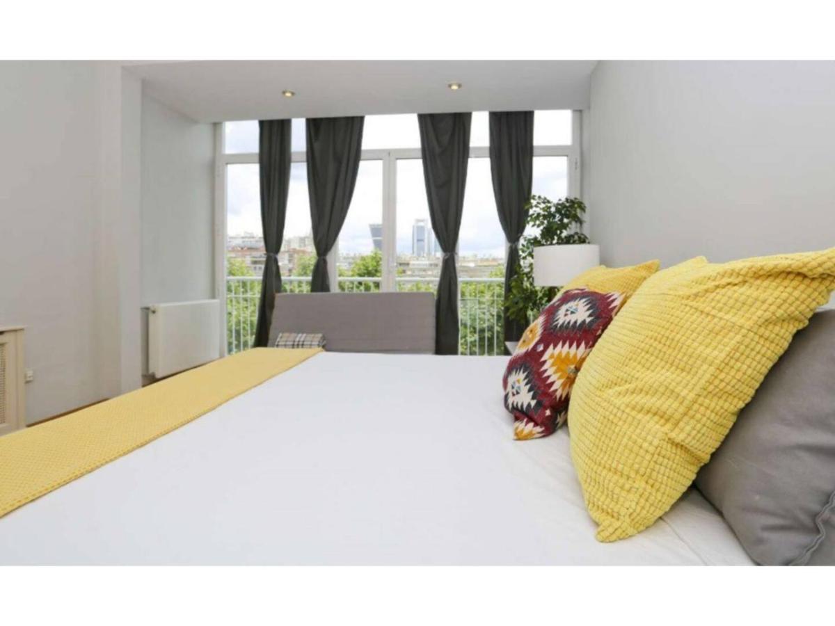 Con Vistas Al Lado Del Bernabeu Apartamento
