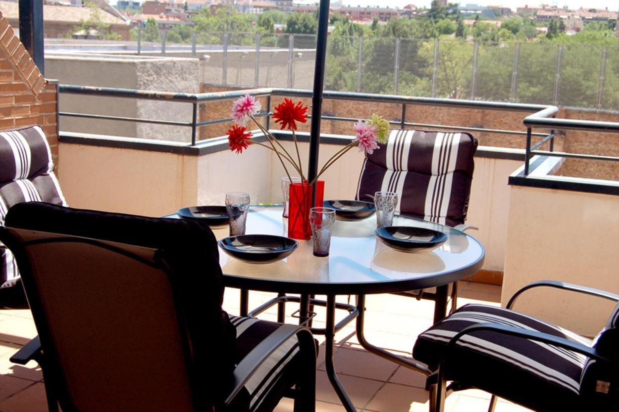 Cinco Rosas Apartment