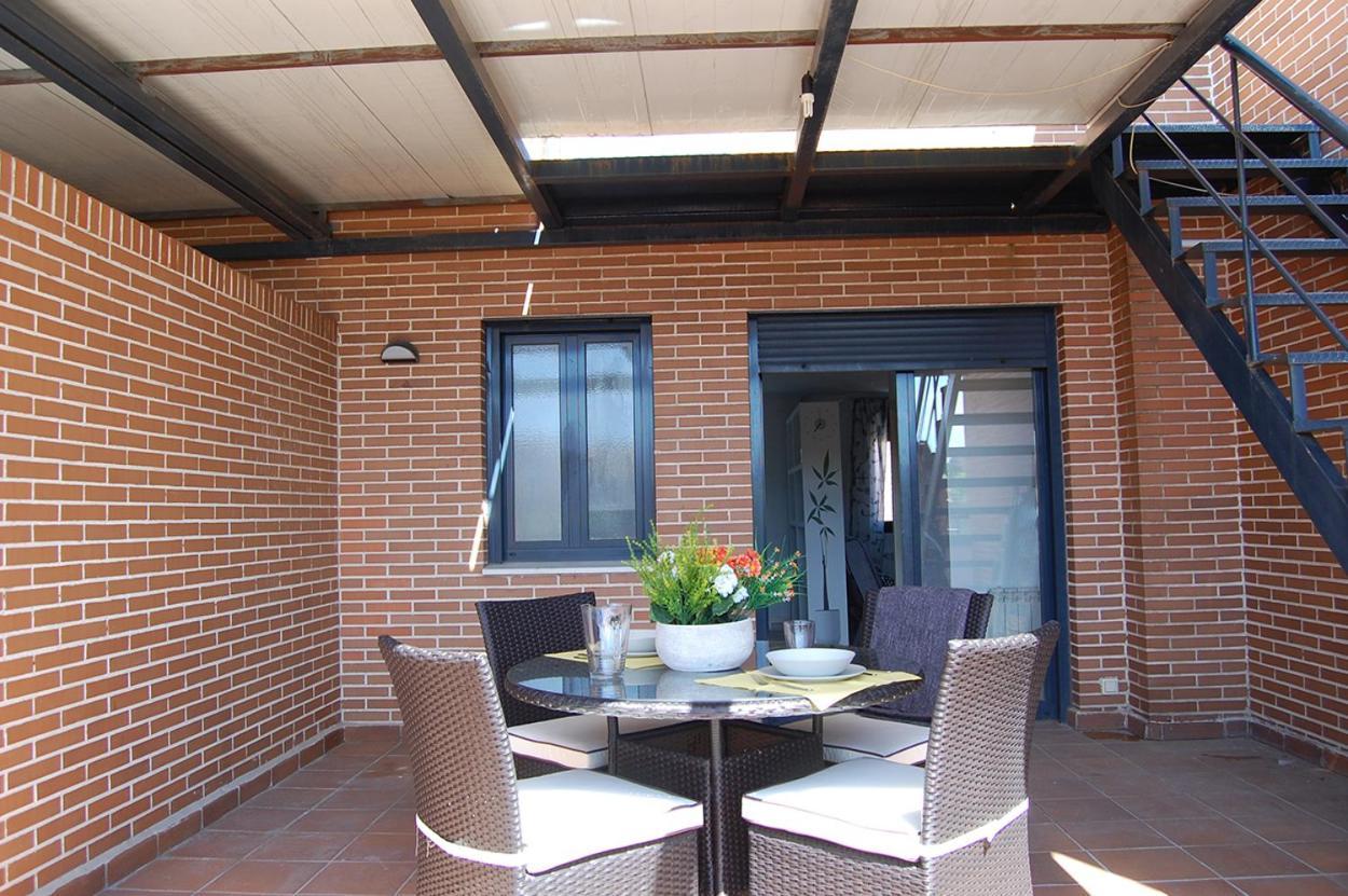 Cinco Rosas Apartment *