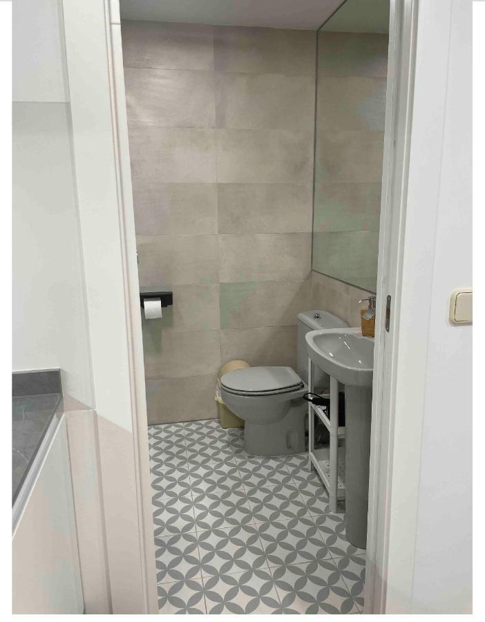 Bianco Apartment *