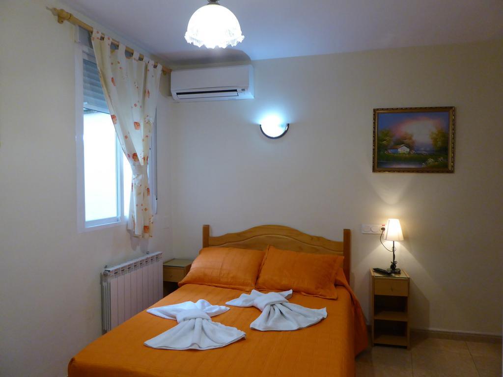 Huespedes Toledo Guest house