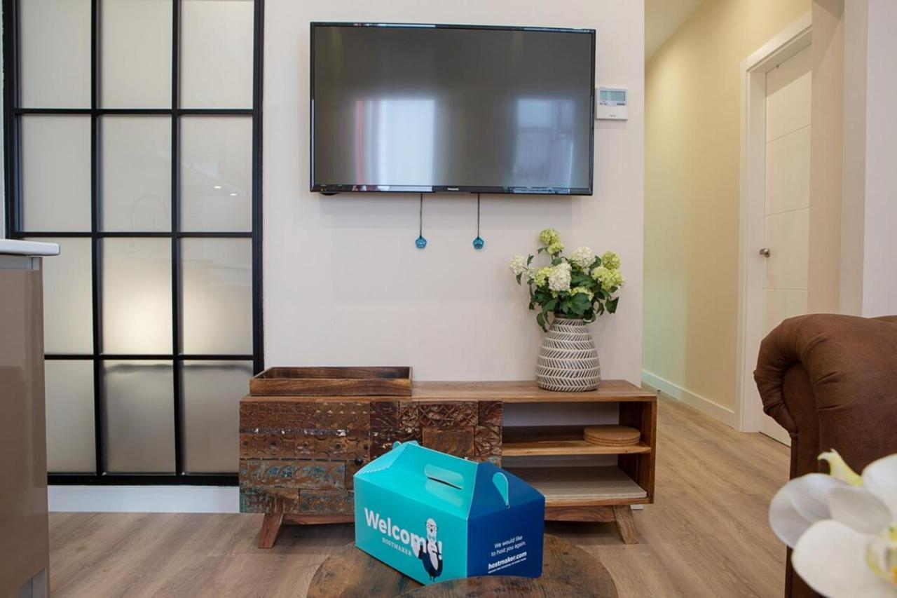 Elegant 3 Bedroom In La Latina Apartment