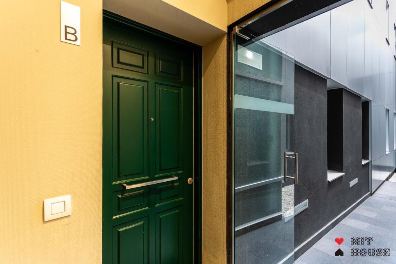 Mit House Ayala En
