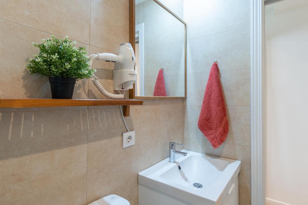 Groups Art-pop, By Monaro***** Apartment Madrid