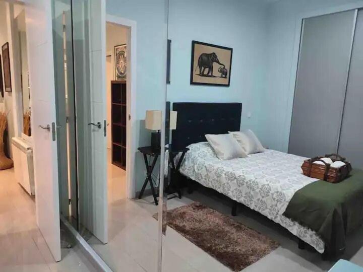 Privado Cerca De Ifema Y Aeropuerto Apartment *