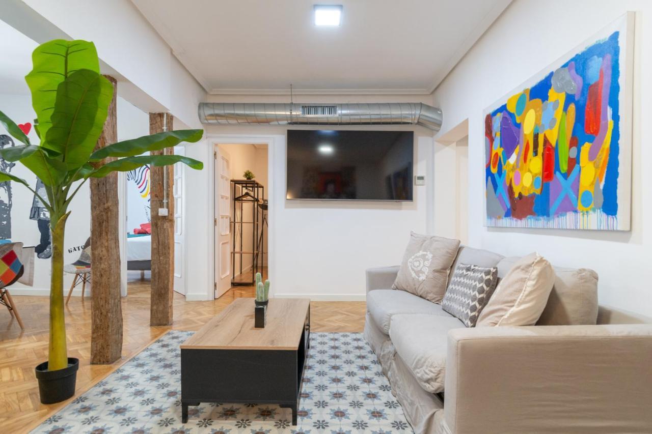 Apartment Groups Art-pop, By Monaro*****