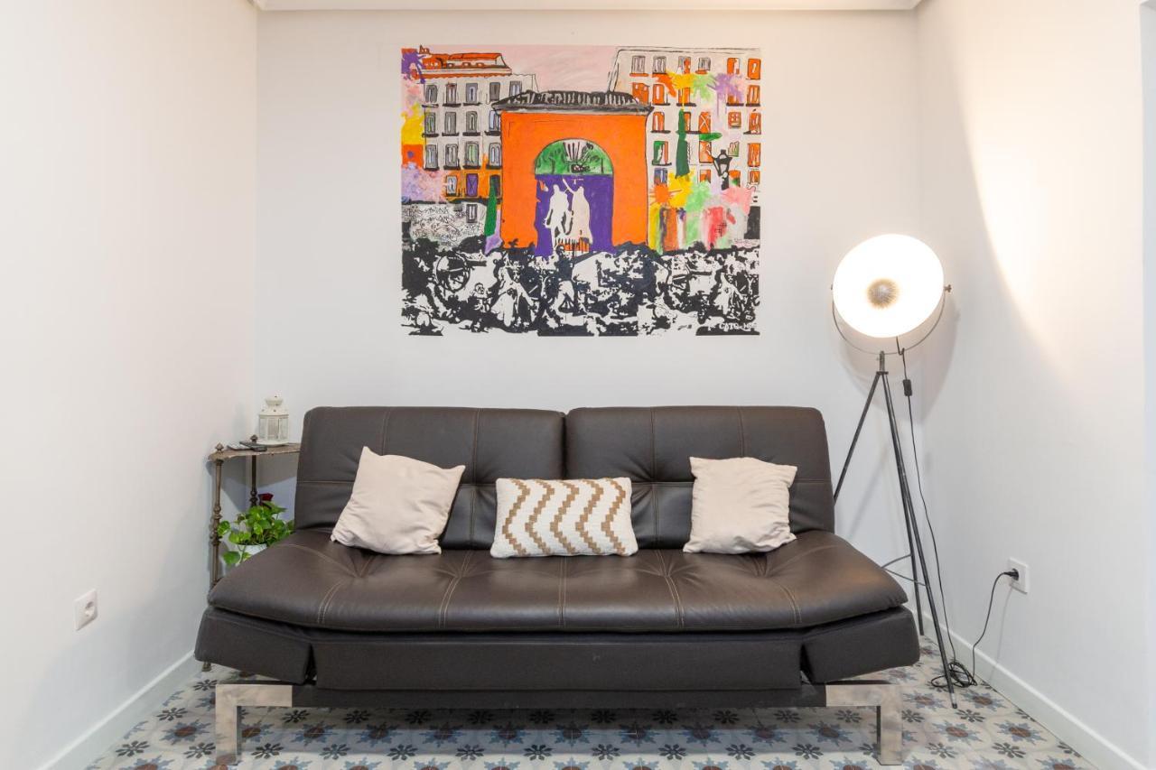 Groups Art-pop, By Monaro***** Apartment Madrid