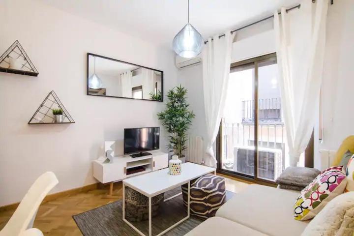 Lejlighed Bright & Spacious- Center- 2rooms-2bathrooms *