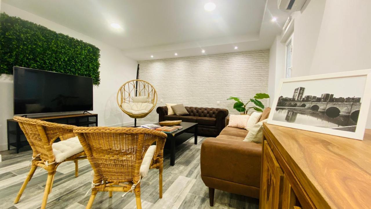 Centrally Located Duplex: Rio-palacio Real Linneo Apartment Madrid