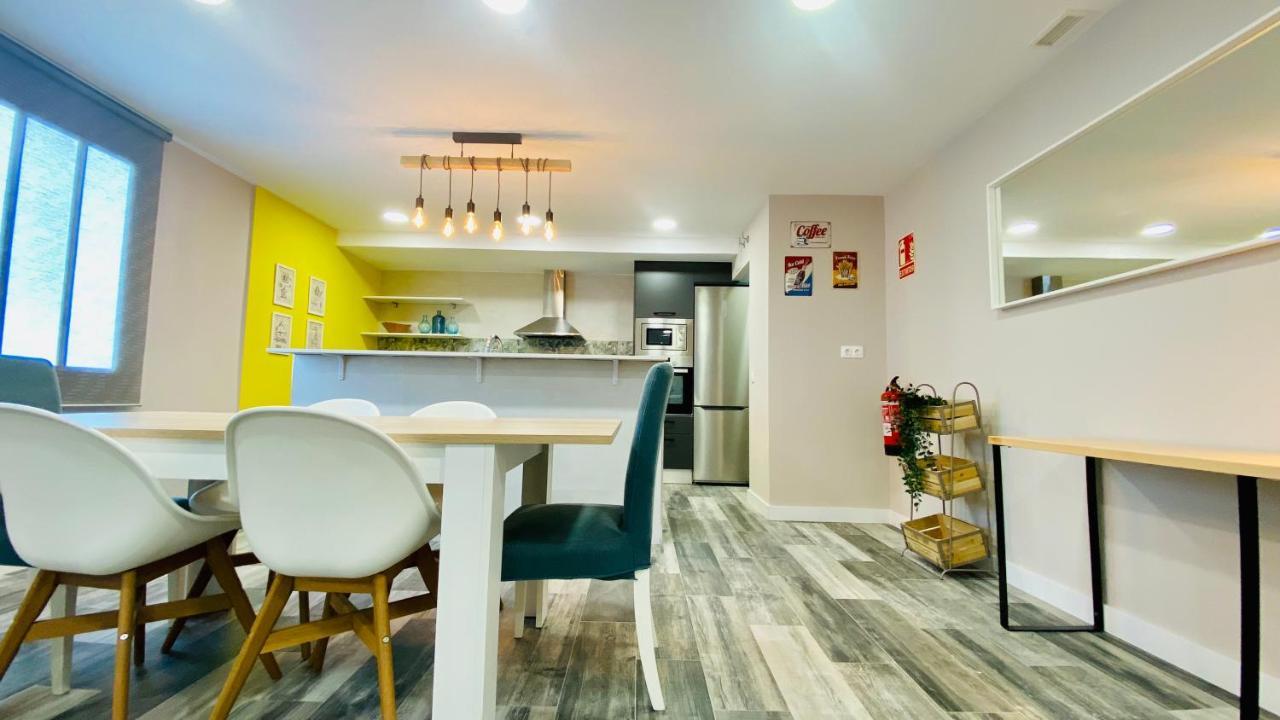 Centrally Located Duplex: Rio-palacio Real Linneo Apartment