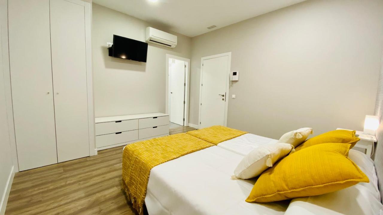Centrally Located Duplex: Rio-palacio Real Linneo