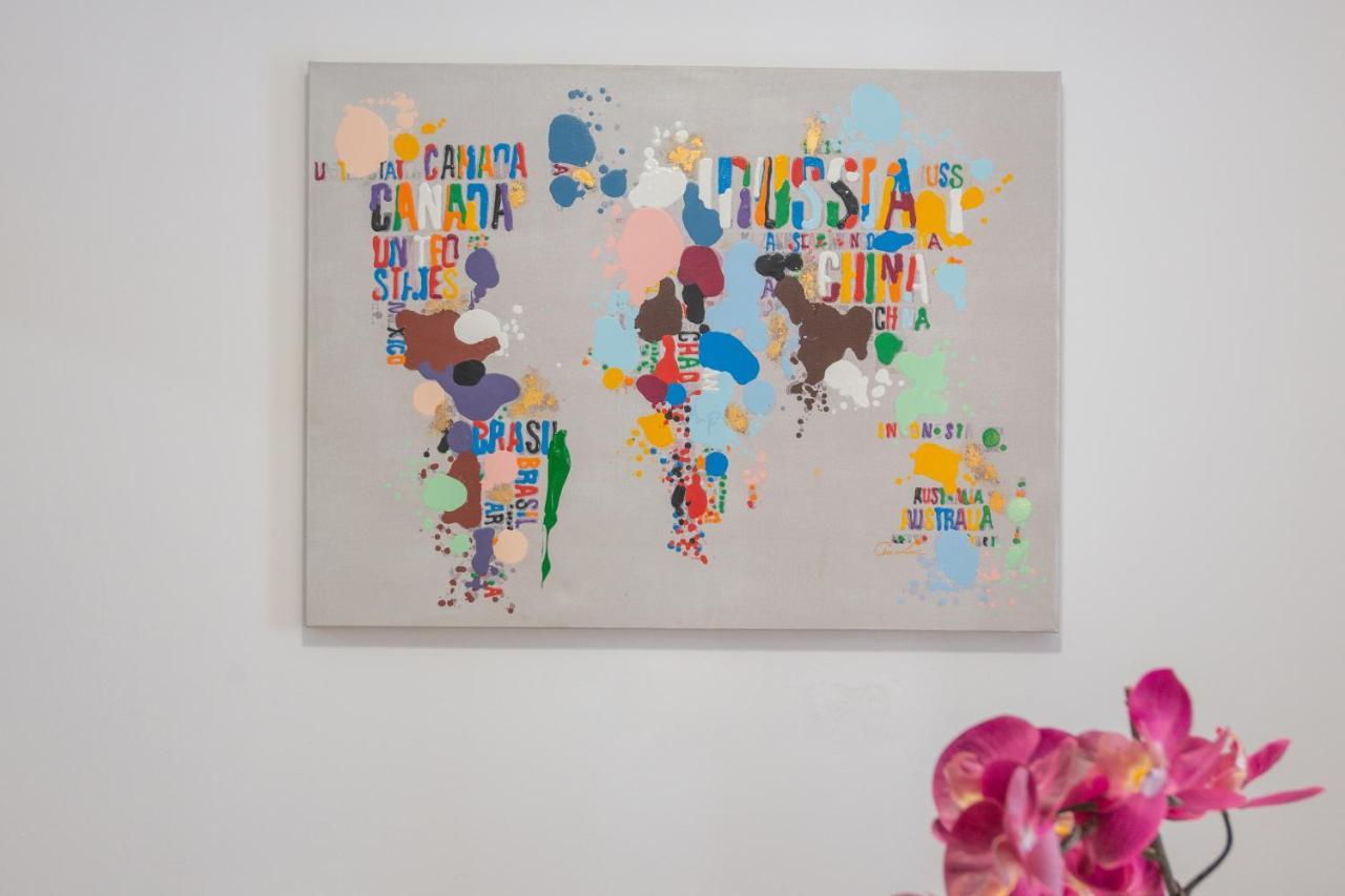 Apartment Groups Art-pop, By Monaro***** *