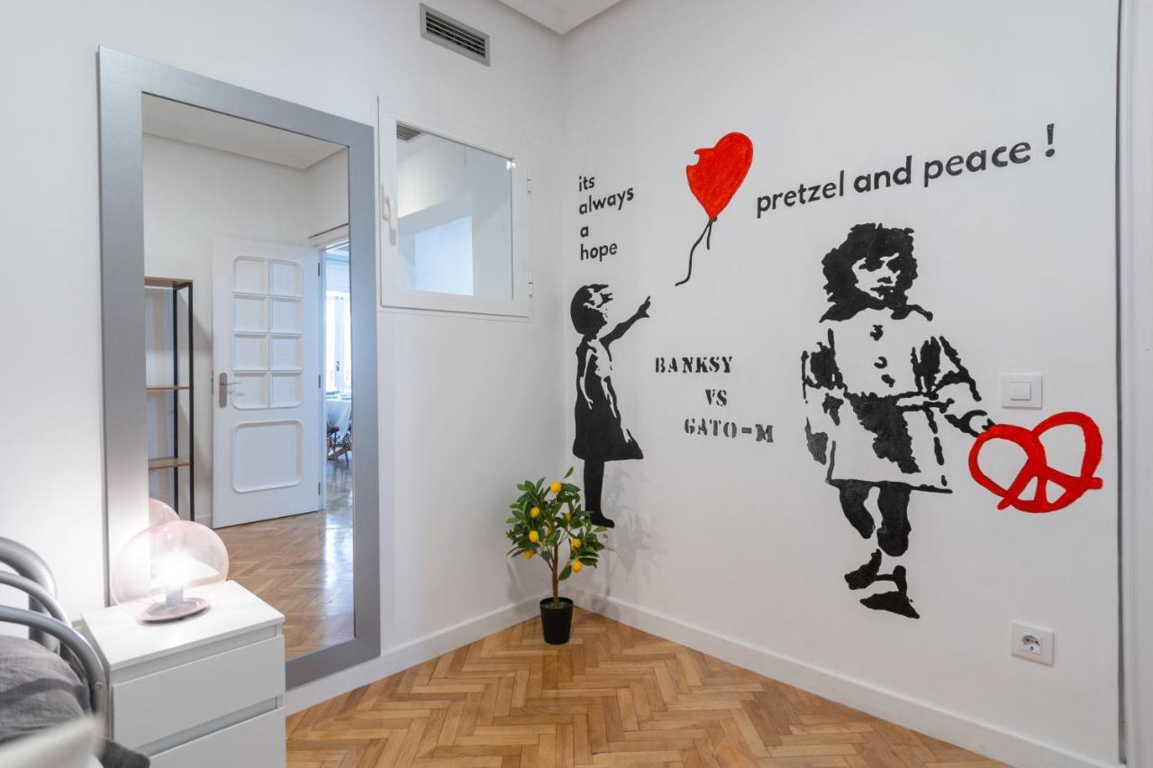 Groups Art-pop, By Monaro***** Apartment Madrid