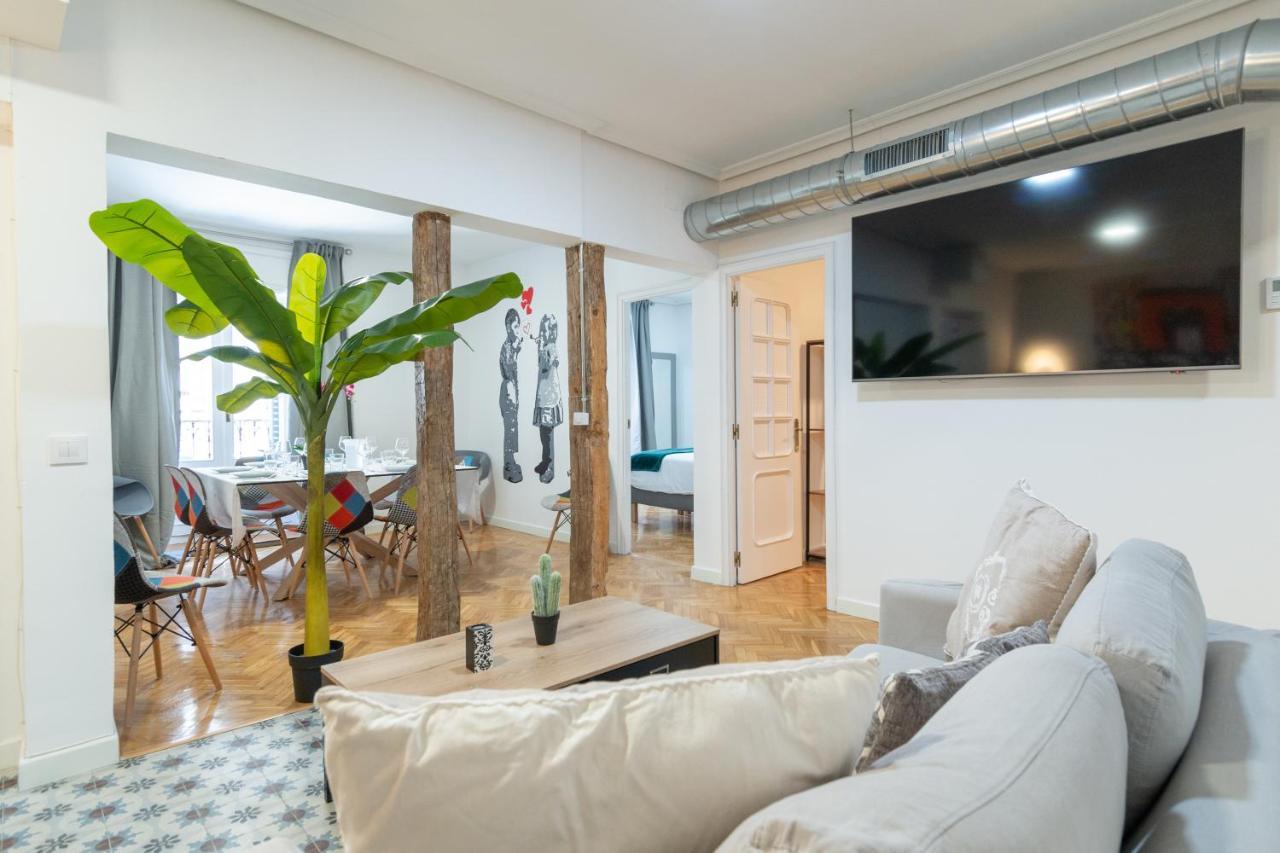 Apartment Groups Art-pop, By Monaro*****