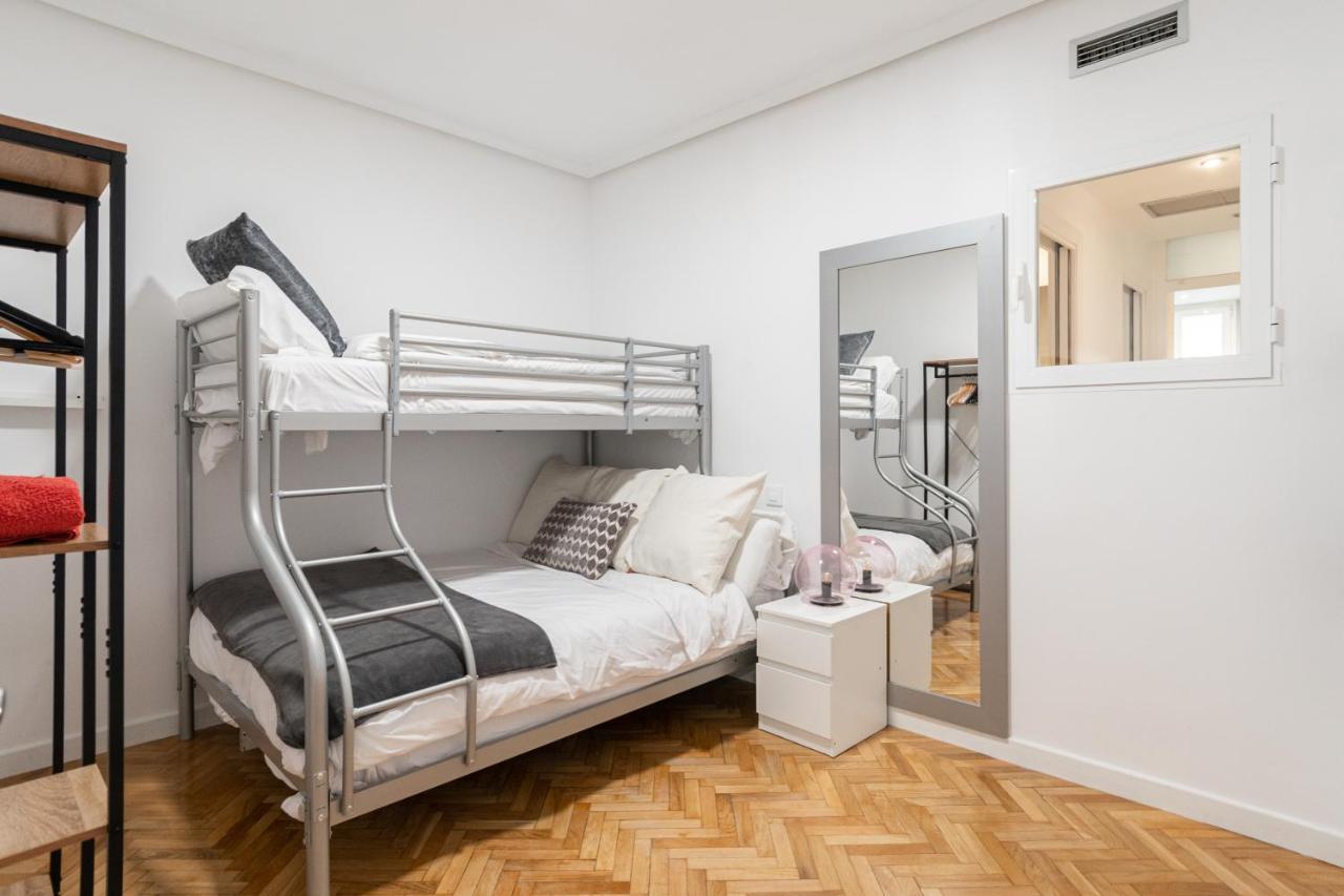 Groups Art-pop, By Monaro***** Apartment Madrid