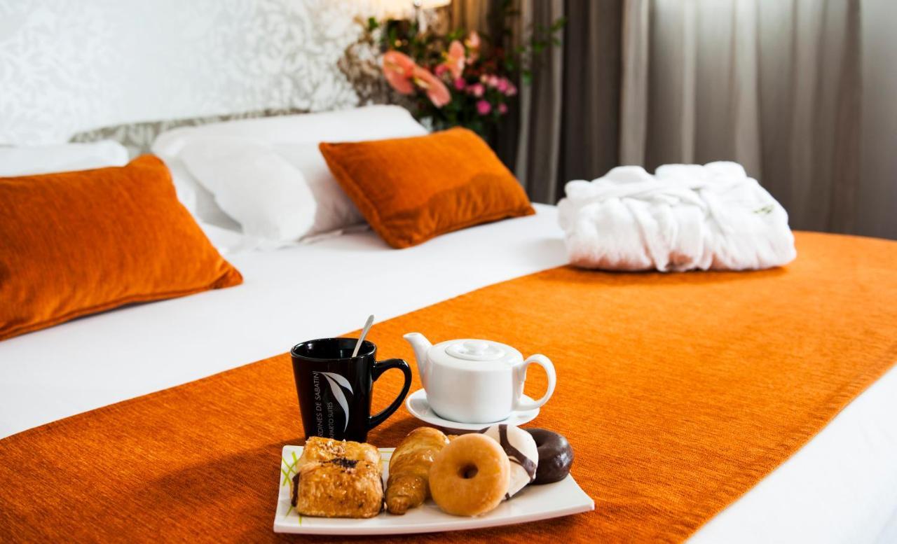 Apartosuites Jardines De Sabatini Madri