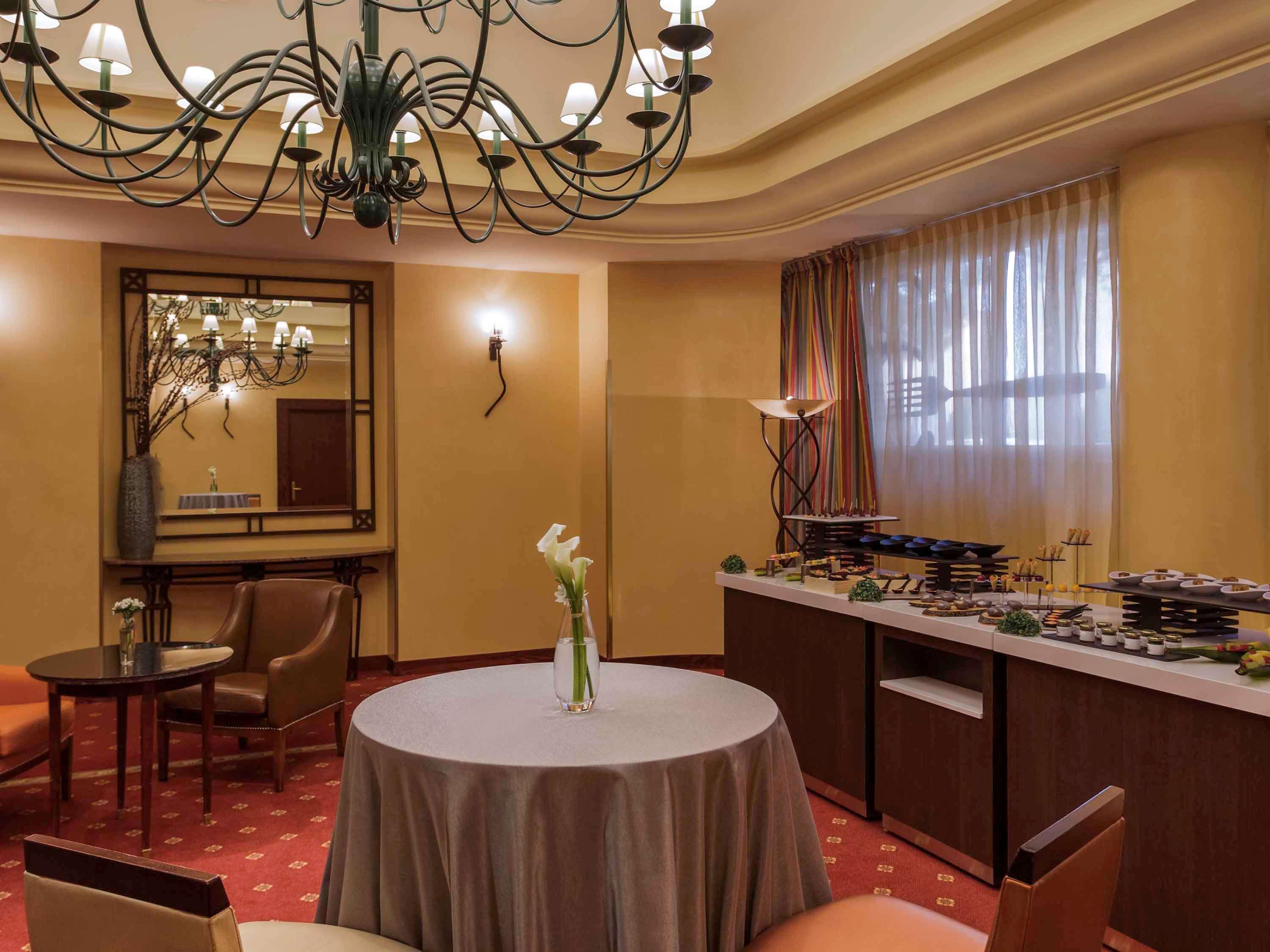 Pullman Airport&feria 4*