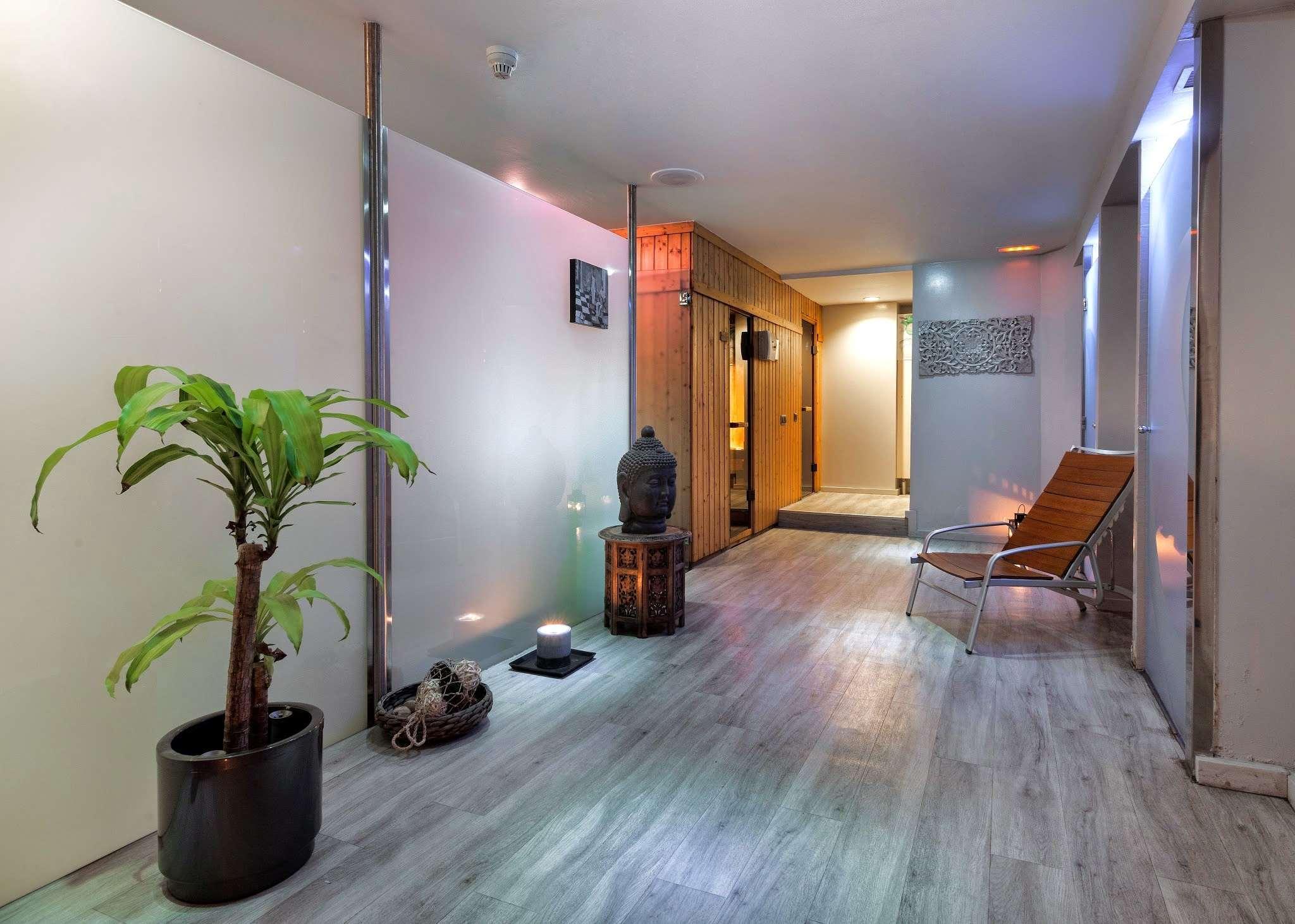 Catalonia Gran Via Hotel 4*